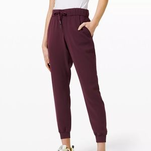 Lululemon On the Fly Mid-Rise Jogger Travelwoven